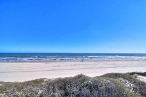Beach nearby - Tropical Niche~Golf Cart Boardwalk~Family Friendly (Port Aransas)