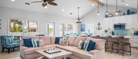 Téléviseur, lecteur de DVD, bureau