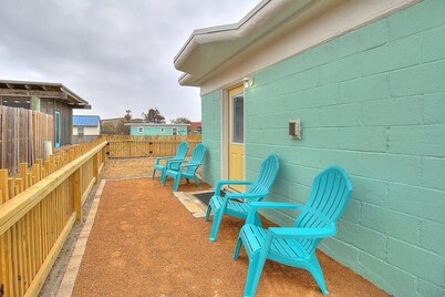 Kona Cottage~Dog Friendly~In Town Location