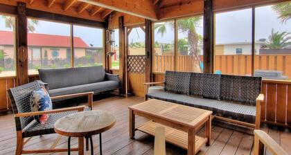 RNR Cottage- Screen Porch | Pet Friendly