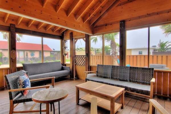 Beautiful screened outdoor living space