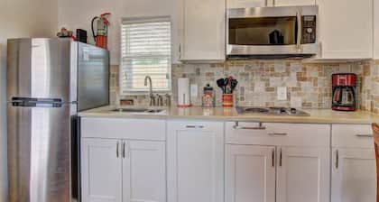 Siesta Villa- Covered Patio | Pet friendly