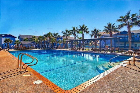 Pool - Isle Getaway- Boat Parking | Boardwalk (Port Aransas)