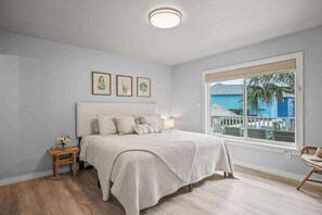 3 bedrooms, desk, iron/ironing board, WiFi