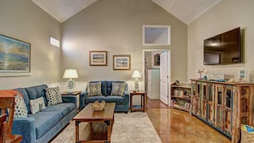 Fernseher, DVD-Player, Bücher, Arbeitsbereiche