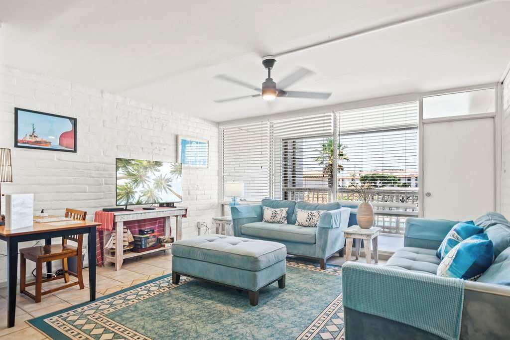 Tv, dvd-spelare och kontor