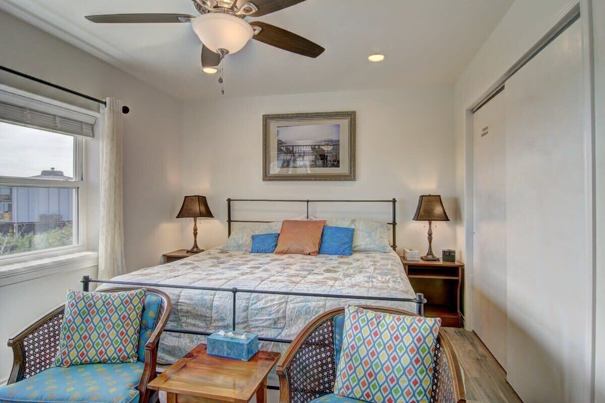 3 bedrooms, desk, iron/ironing board, WiFi