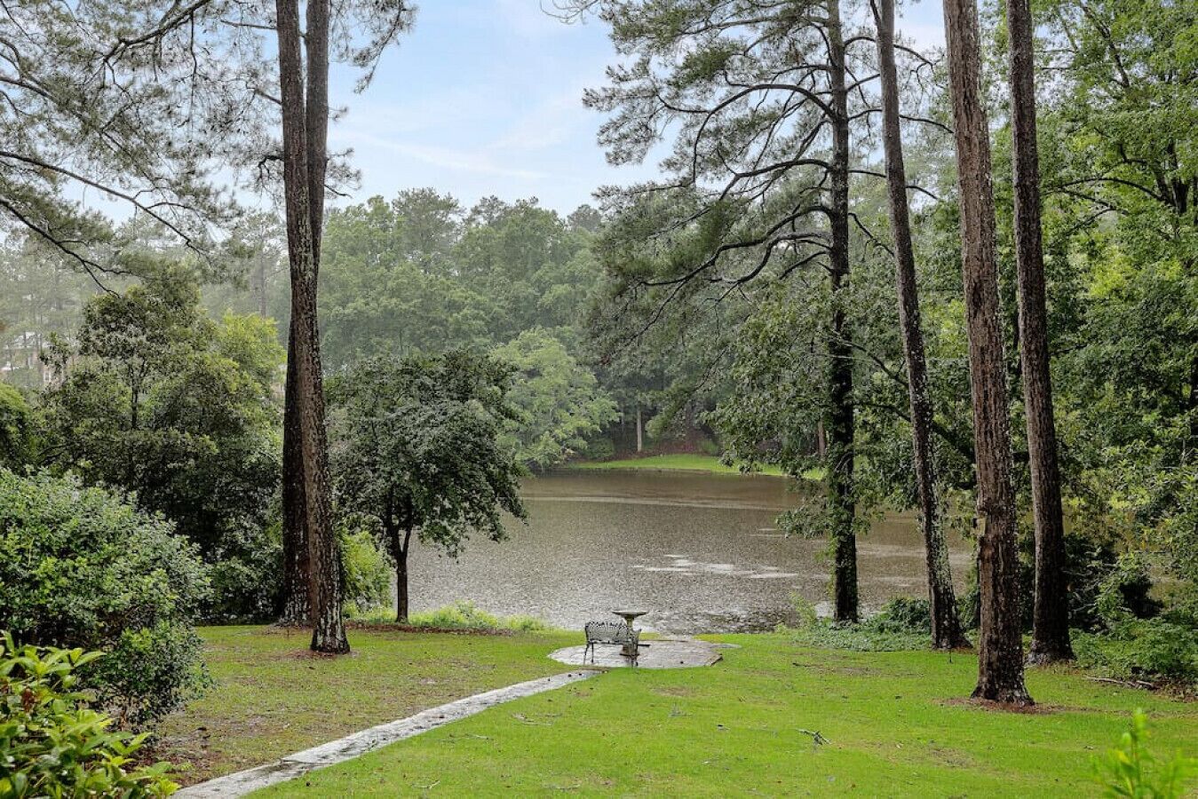 Spring Lake Overlook | Mins to Fort Jackson