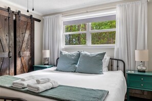 4 habitaciones, tabla de planchar con plancha y cuna de viaje