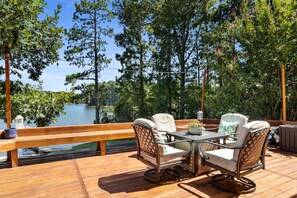 Outdoor dining - Vintage Sunrise House | Lake Murray BIG Views (Lexington County)