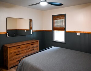 2 bedrooms, iron/ironing board, free WiFi, bed sheets - Gate - Bungalow - One Bedroom Villa, Sleeps 4 (Skaneateles)