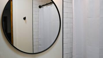 Hårtørrer, håndklæder