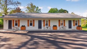 Exterior - The Gate  -  Bungalow (Skaneateles)