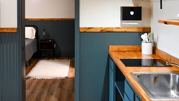 2 slaapkamers, een strijkplank/strijkijzer, gratis wifi, beddengoed