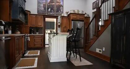 Cozy family sized country getaway with private pool and outdoor sitting area