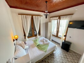 Standard Double Room | Free WiFi