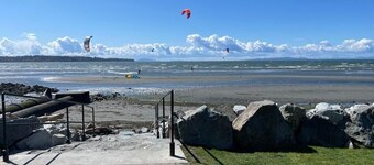 New White Rock Suite Close to Pier and Border