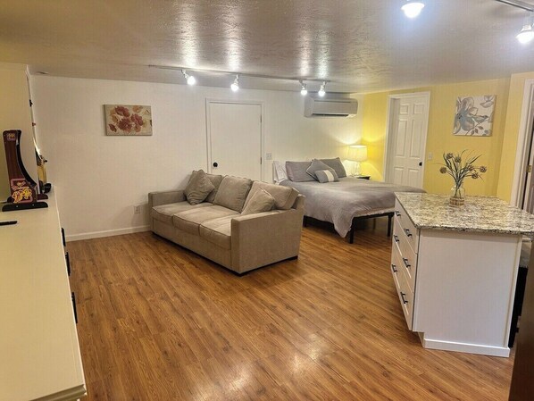 1 bedroom, iron/ironing board, travel cot, free WiFi
