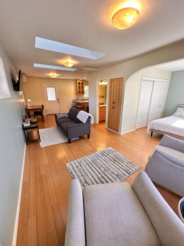 Cozy Condo in East Medford w/ Pool and Hot Tub