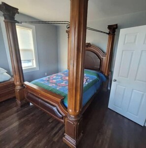 3 bedrooms, travel crib, WiFi