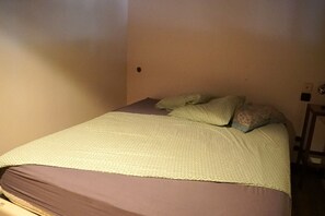1 bedroom, desk, iron/ironing board, free WiFi - Superbe Canut à la Croix-rousse, un Petit Coin de Verdure, une Déco Incroyable (Lyon)