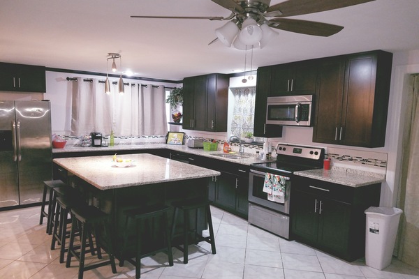 Refrigerador, microondas, horno, placa de cocina