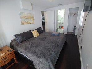 5 camere, una scrivania, ferro/asse da stiro, culla da viaggio