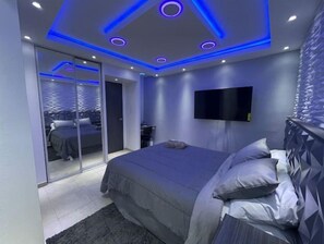 1 bedroom, iron/ironing board, free WiFi