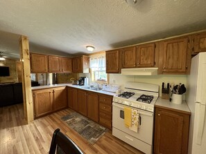 Fridge, microwave, oven, coffee/tea maker