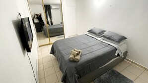 1 室のベッドルーム、アイロン / アイロン台、WiFi (無料)