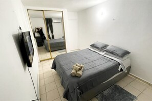 1 bedroom, iron/ironing board, free WiFi