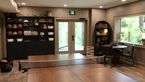 Interior - Creative Cabins - The Frame (Logan)