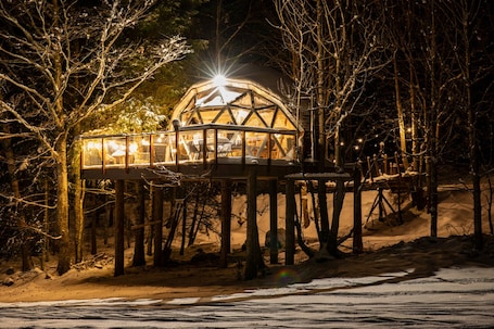 Exterior. Comfortable panoramic dome in the heart of Vercors