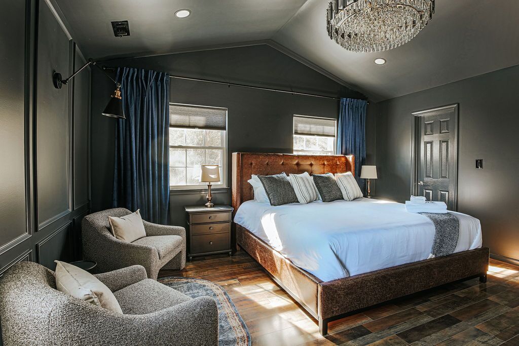 3 多间卧室、办公桌、熨斗/熨衣板、免费 WiFi