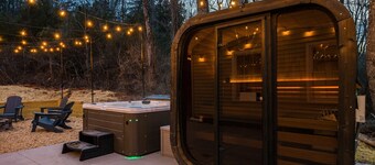 The Reserve at 151: Sauna, Hot Tub, Pool & Poker