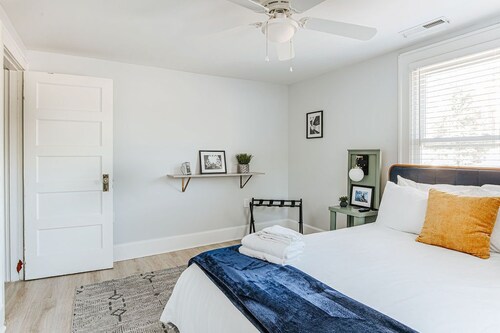 Cozy Craftsman: Newly Renovated/Downtown Staunton