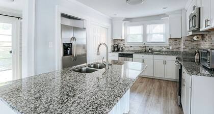 Cozy Craftsman: Newly Renovated/Downtown Staunton