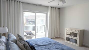 4 bedrooms, iron/ironing board, WiFi (free), bed sheets