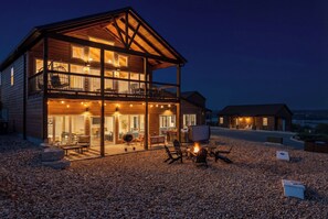 Exterior - 5 Bd | 7 Bth | Private Indoor Pool | Hot Tub | Ping Pong | Foosball | Firepit (Kimberling City)