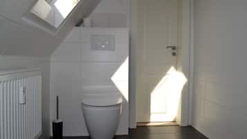 Dusche, Handtücher, Toilettenpapier