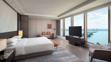 Ropa de cama de alta calidad, edredones de plumas, minibar y caja fuerte