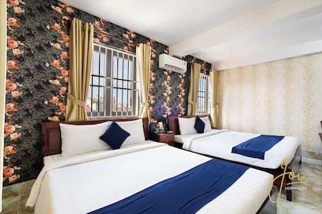 家庭四人房 | 熨斗/熨板、免费 WiFi、床单