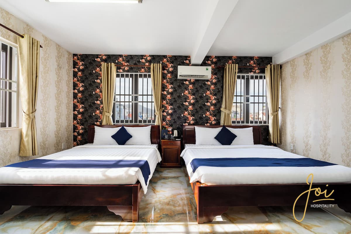 Family Quadruple Room | Iron/ironing board, free WiFi, bed sheets