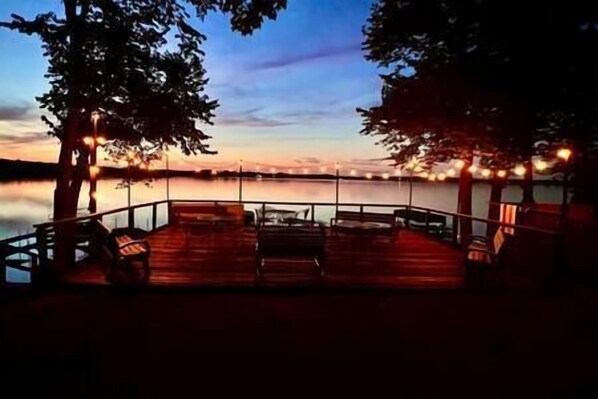 Outdoor dining - The Nest at Darling Shores (Alexandria)