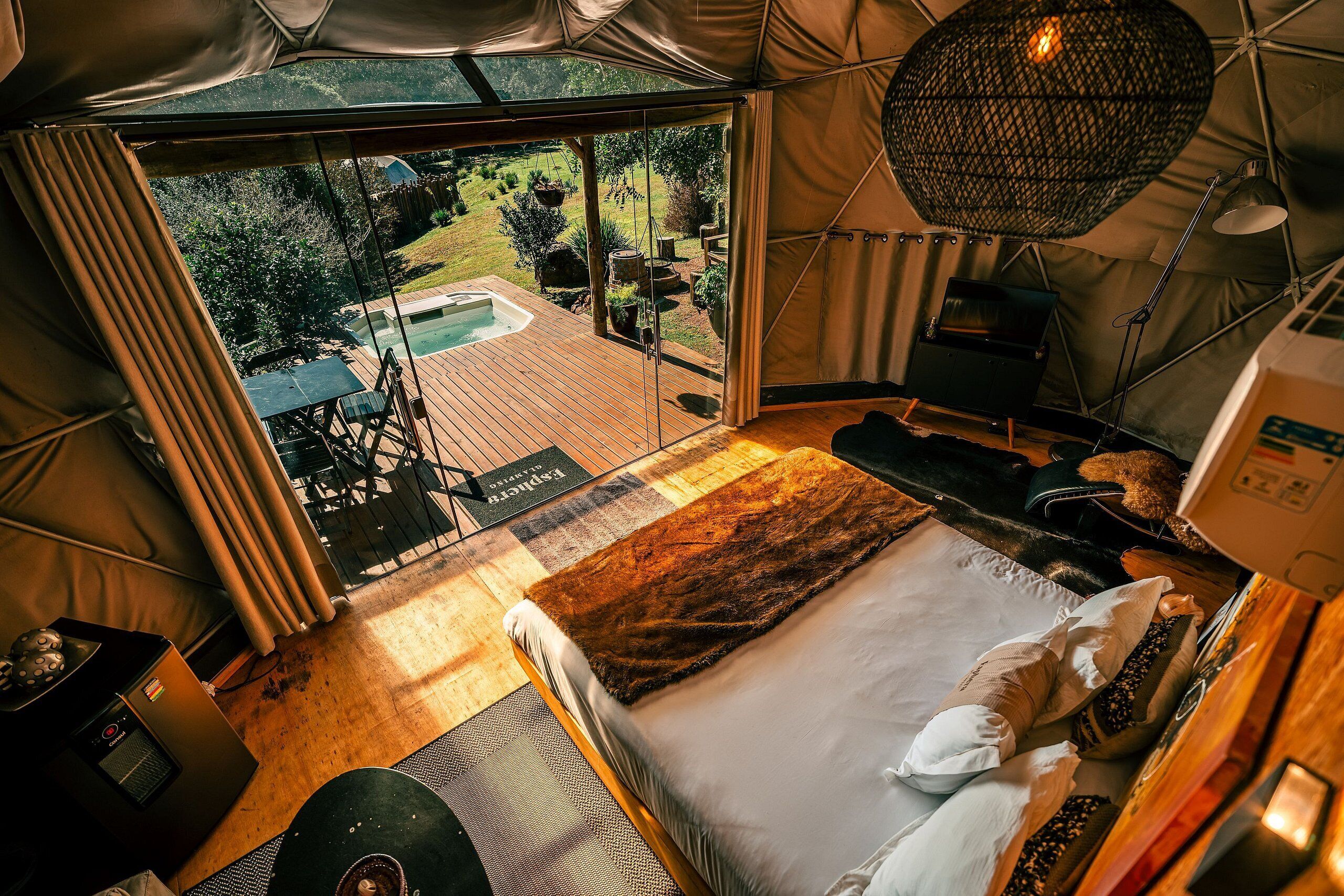 Esphera Fogo com Jacuzzi Externa com Hidromassagem | Badeværelse