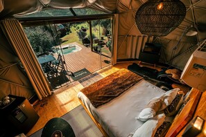 Esphera Fogo com Jacuzzi Externa com Hidromassagem | Baño