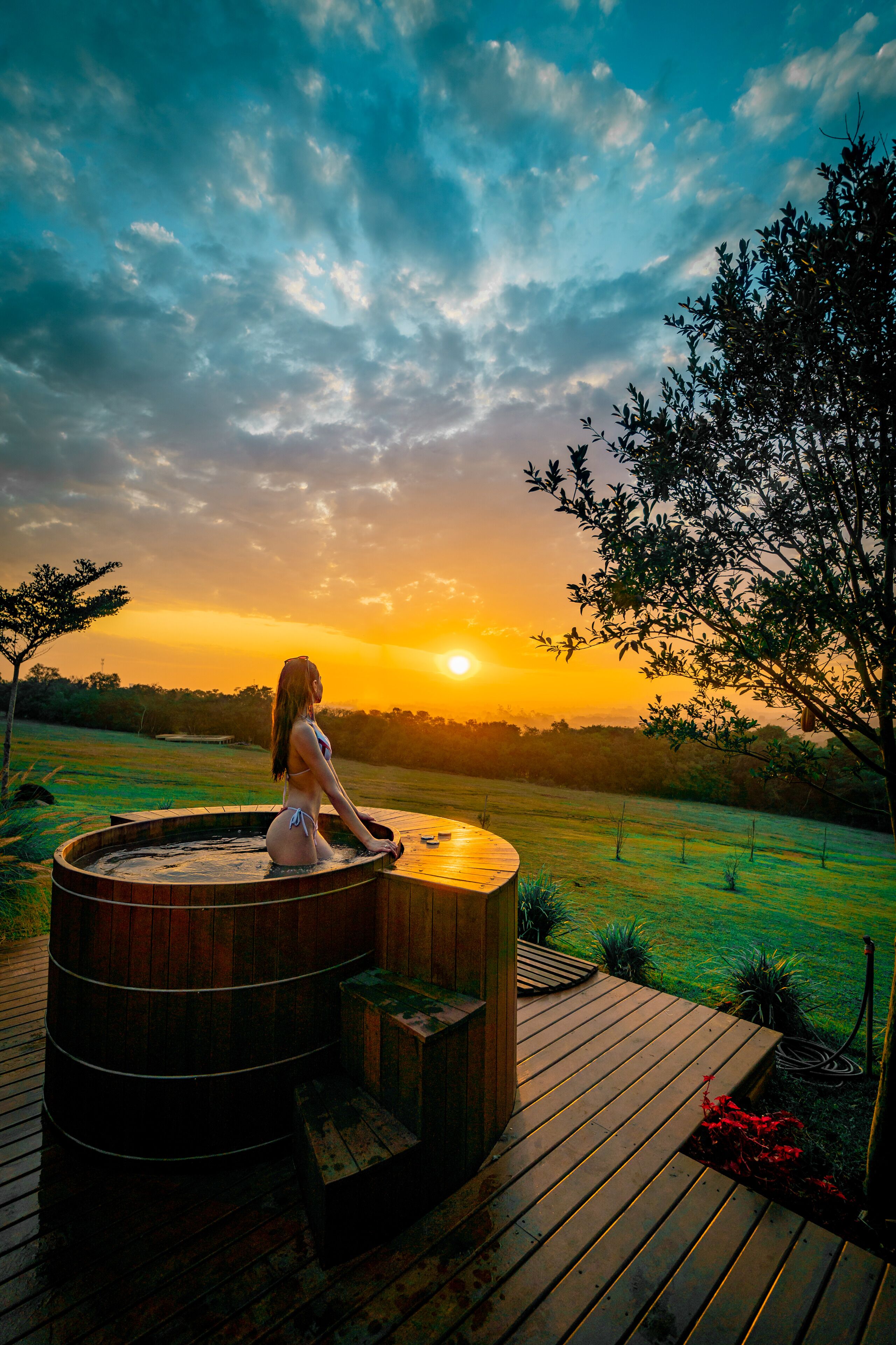 Esphera Ar com Ofurô Externo com Hidromassagem | 客房服务设施