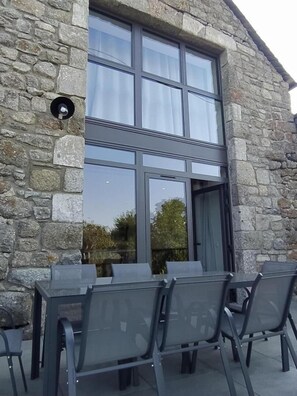 Outdoor dining - La Grange D'elie et Rosa (LE PONT-DE-MONTVERT)