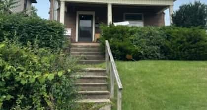 Cozy home away from home. Located in Steubenville.