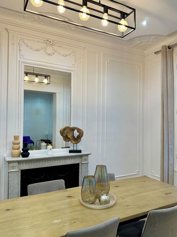 Dining - Lps Appartment Neuilly (Neuilly-sur-Seine)